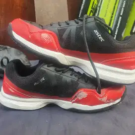 Sepatu astec badminton no 39