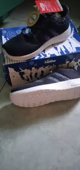 Jual sepatu sekolah