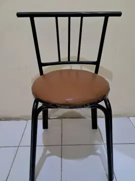 Kursi besi jumbo