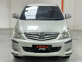 Dp 18jt.. Toyota Kijang Innova G 2.0 A/T 2011.. eNHa garage Semarang..