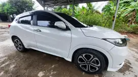 Dijual Honda HRV tipe JBL 1,8 tahun 2016 pemakaian 2017