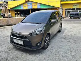 2017 Toyota Sienta 1.5 V Plat F h is mobil bekas sekoto kediri