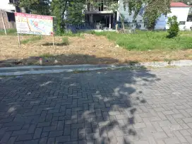 Dijual tanay tengah kota harga murah jalan lebar mobil simpangan