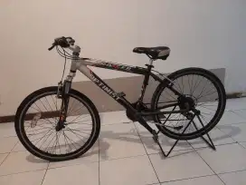 Sepeda MTB Optimist rakitan, frame ringan