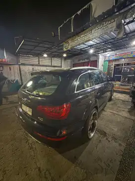 Audi Q7 2012 Bensin
