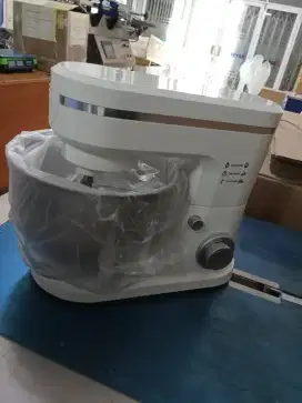 Mixser atau blender kue