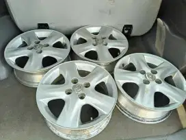 Velg R15 eks yaris 2007