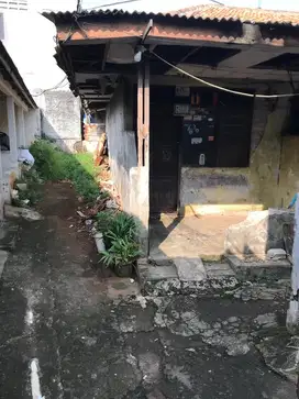 DIJUAL SEBIDANG TANAH DAN BANGUNAN RUMAH (Kondisi Rusak)