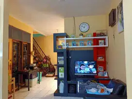 Rumah Kondisi Terawat Nyaman Dihuni di Taman Kopo Indah 1