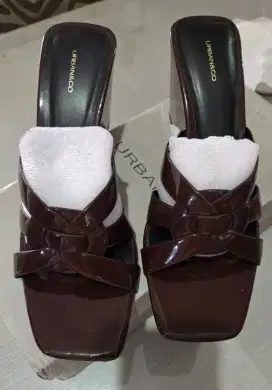 HEELS WEDGES URBAN N CO
