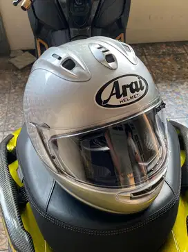 Helm Arai Alumunium Silver Size M