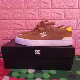 SEPATU DC original