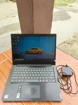 Laptop Lenovo Ideapad S145.  RAM 4 GB. AMD A4.