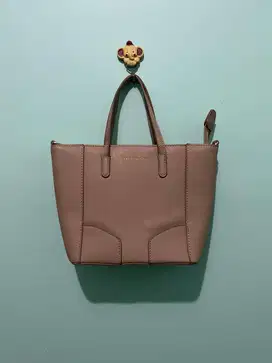 PRELOVE HANDBAG CHARLES & KEITH START FROM 5K