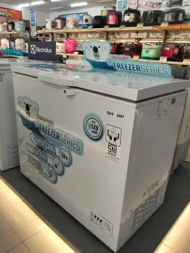 Promo cicilan Freezer Sharp 190L