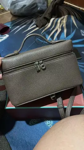 Jual tas kulit murah ni bahan nya lembut halus jual 250 aj