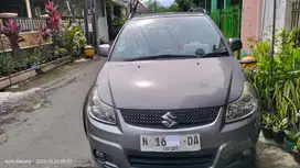 CEPAT DIJUAL SUZUKI X OVER 2010 MT
