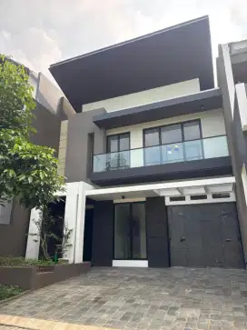 Rumah baru modern 3 lantai di Citraland  Raya Alam Hijau