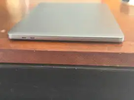Macbook pro 2017 Touch bar - i5 - 8gb - 258gb