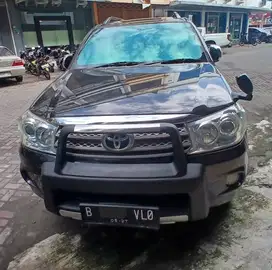 Fortuner diesel,AT,hitam,2010