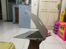 Apple MacBook Air 11-inch
