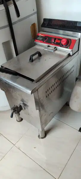 Kompor deep fryer