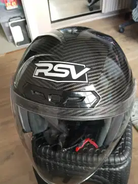 Dijual helm RSV new wind tail 2.0 motif black carbon like new