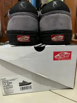 skateboarding vans nubuck purple black