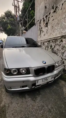 BMW 318i 1997 Bensin