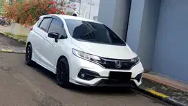 [ LOW KM ] Honda Jazz 1.5 RS CVT GK5 AT Putih 2019/2020