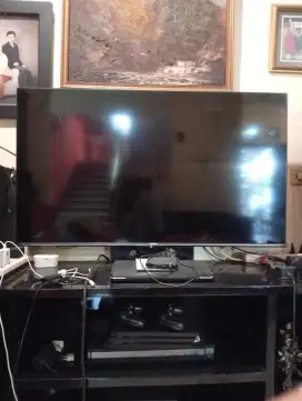 Polytron Google TV UHD seri 5, type PLD 50UG5059