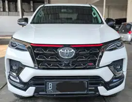 Toyota Fortuner 2.4 TRD A/T ( Matic ) 2021 Putih Km 50rban Mulus Gress