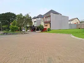 RUMAH CANTIK LEBAR 10 DEPAN TAMAN DI KEBAYORAN VILLAGE BINTARO KONBLOK