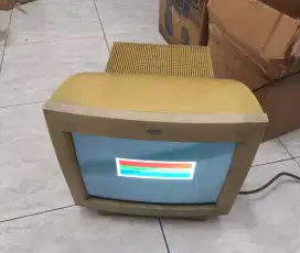 Monitor IBM Vintage ( Bekas ), Kondisi bagus dan menyala.