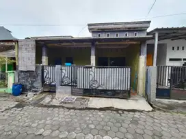 Rumah di perum Pucang gading