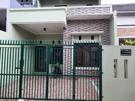 Rumah Cantik 2 Lantai Siap Huni Bebas Banjir Pondok Kelapa