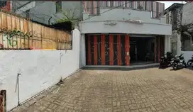 Ruko Dan Bangunan 3 Lantai di Kebayoran Lama Jakarta Selatan