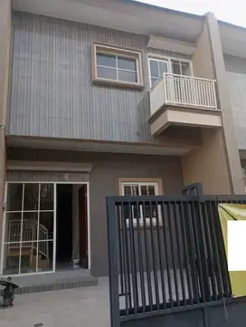 DEKAT KAMPUS ITS Rumah 2 Lantai Mulyosari Surabaya Bangunan Baru
