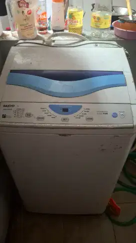 Mesin cuci 1 tabung SANYO