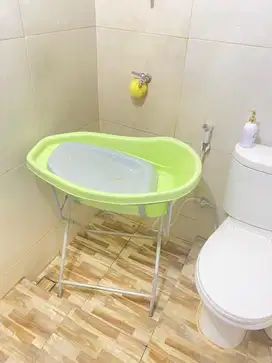 Bak mandi bayi berdiri bathtub bayi