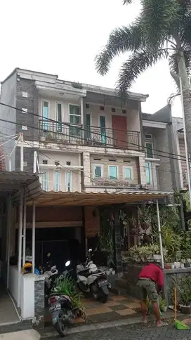 Rumah Strategis di kawasan Duta regency Posisi Hook Harga nego