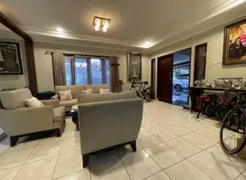 Jual Rumah dan Kantor Pusat Kota dkt RKZ BONBIN SUTOS Diponegoro Sby