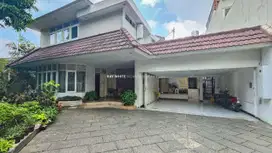 Dijual Rumah Layak Huni Lokasi Bagus Dengan Kolam Renang