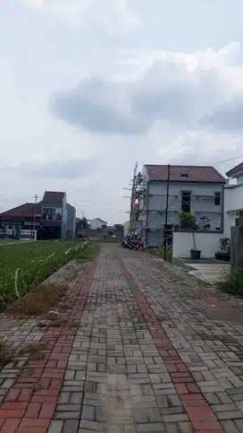 tanah kavlingan di dalam perumahan cluster di banyuanyar