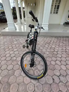 Di jual sepeda gunung sudah di uprate