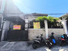 Jual Rumah bisa untuk Usaha di Semampir Surabaya. Selangkah Ke Merr