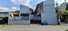 Kost 20 kamar di jln utama area Nologaten Dekat AMPLAZ, UPN, UGM
