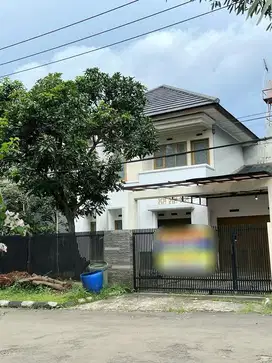 Rumah Mewah Tanah Luas Di Komplek Buah Batu Regency Dekat Tol Bubat