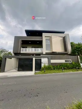 Villa mewah Baru dengan Kolam renang jakal km 13 Sukoharjo