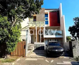 Rumah Pakuwon City Siap Huni Sebelah Taman San Diego
